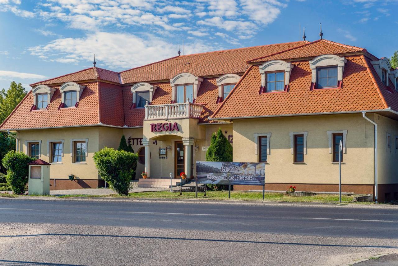 Regia Panzio Bed & Breakfast Halászi Exterior foto