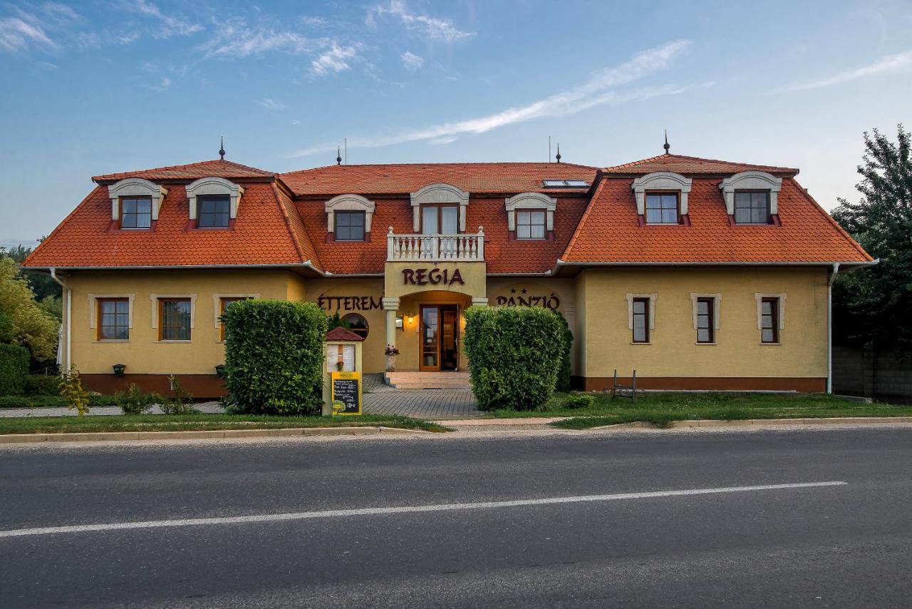 Regia Panzio Bed & Breakfast Halászi Exterior foto